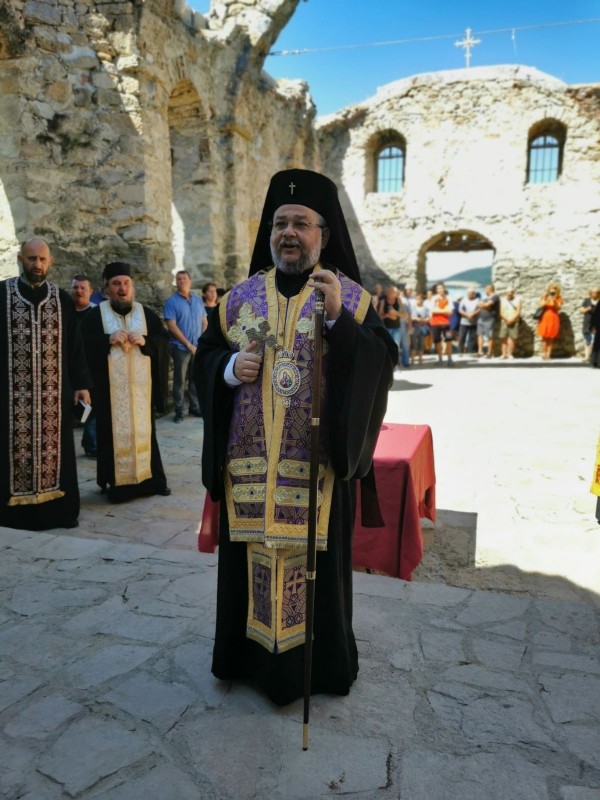 Митрополит Киприан отслужи водосвет и молебен в Потопената църква край яз. „Жребчево“