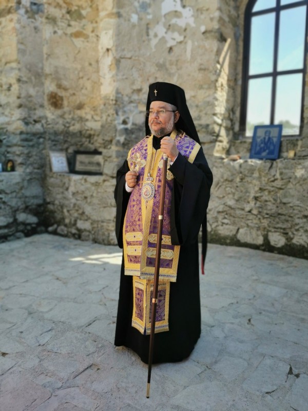 Митрополит Киприан отслужи водосвет и молебен в Потопената църква край яз. „Жребчево“