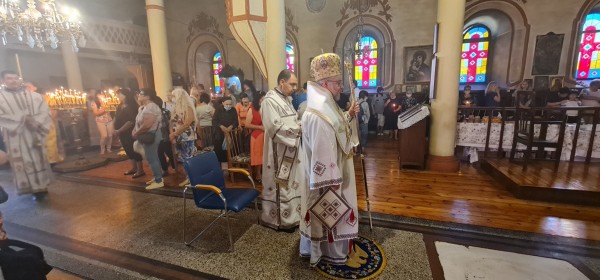 Митрополит Киприан оглави литургията в Казанлък на Голяма Богородица