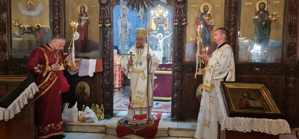 Митрополит Киприан оглави литургията в Казанлък на Голяма Богородица