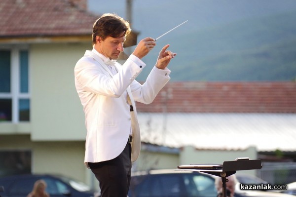 Шумен, цветен и изпълнен с положителни емоции бе град Шипка през празничните два дни