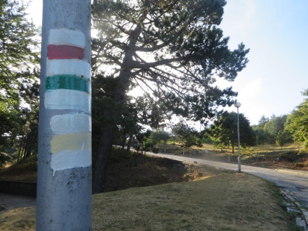 Подновиха маркировката на главната пътека от Шипка до прохода Шипка