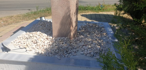 Обновен паметник посреща жителите и гостите на с. Розово