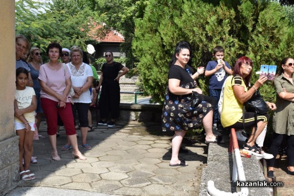 Силвия Кацарова пя в чест на вековно читалище в Бузовград