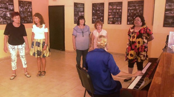 БАБСБГ на път да покорят и руска сцена