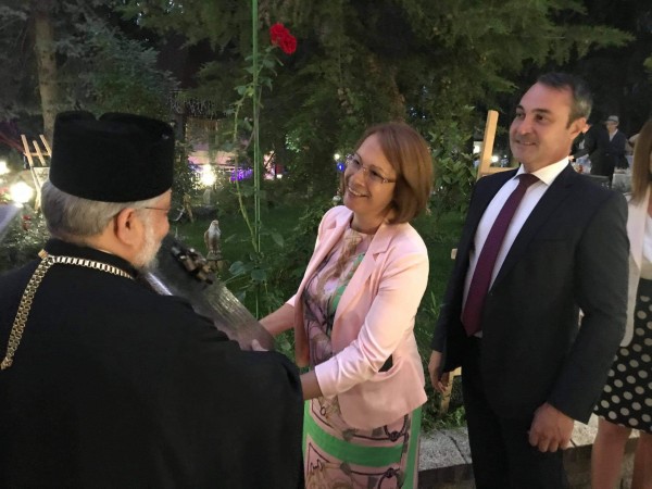 Митрополит Киприан събра над 10 000 лв. за именния си ден. Дарява ги на онкоцентъра в Стара Загора