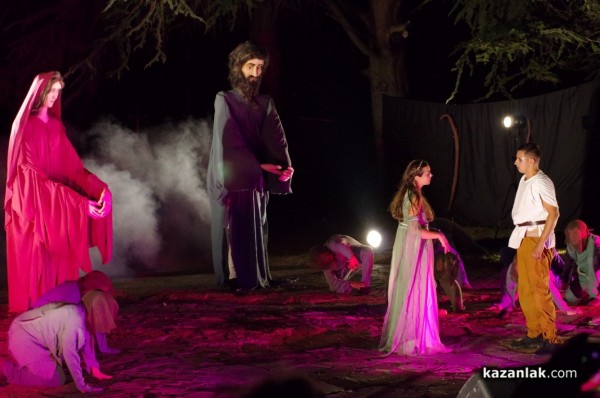 Кметът към гостите на празниците: Долината ухае не само на рози, но и на много култура, сърдечност, дух и светлина!