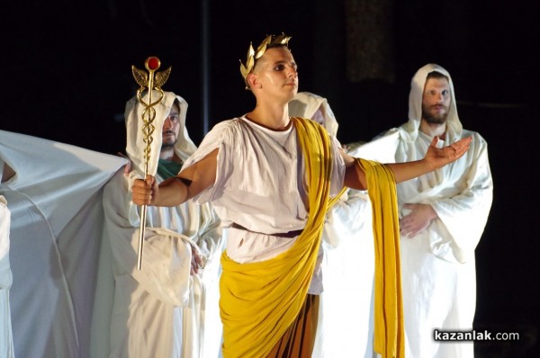 Кметът към гостите на празниците: Долината ухае не само на рози, но и на много култура, сърдечност, дух и светлина!