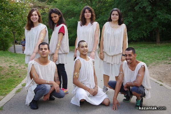 Усмивки от бодиарт до Тракийската гробница в парк “Тюлбе“