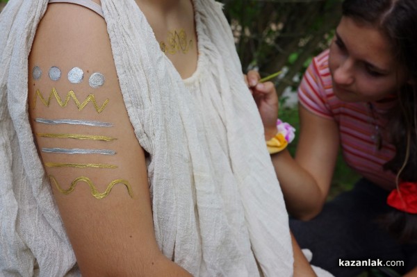 Усмивки от бодиарт до Тракийската гробница в парк “Тюлбе“