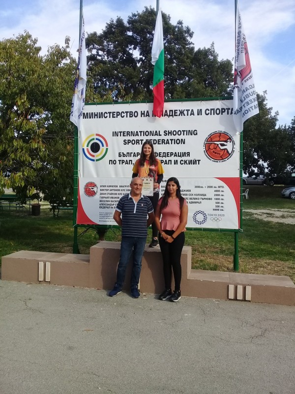 Стрелците ни отново на водещи позиции