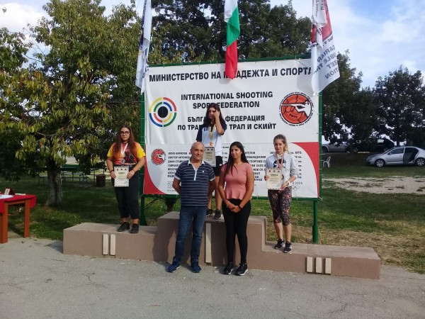 Стрелците ни отново на водещи позиции