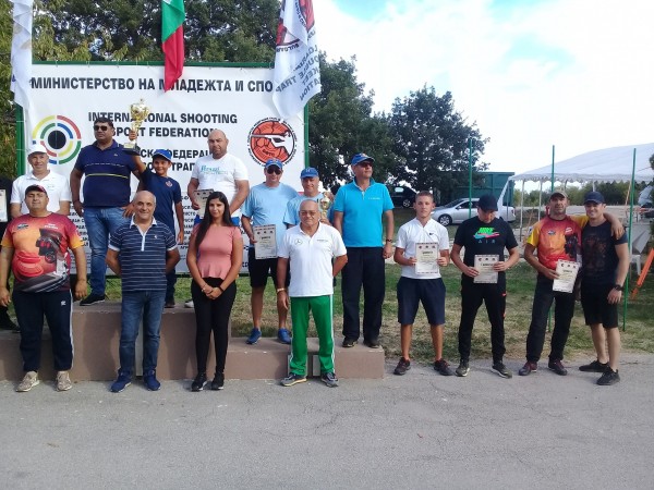 Стрелците ни отново на водещи позиции