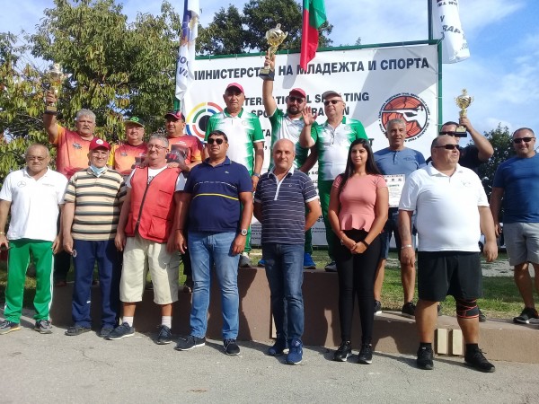 Стрелците ни отново на водещи позиции