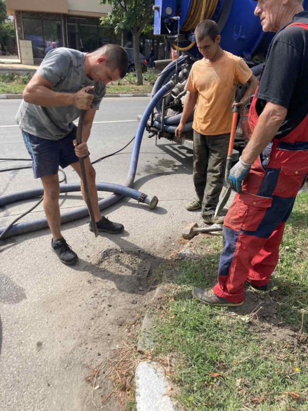 Над 40 напълно почистени дъждоотводни шахти в Казанлък