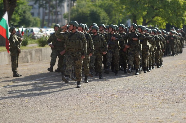 Желязната каска и старата мешка отиват в историята