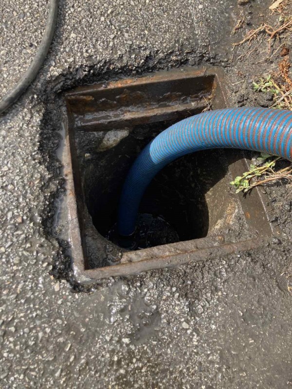 Над 40 напълно почистени дъждоотводни шахти в Казанлък