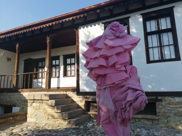 Кметът на Казанлък уважи премиерата на “Седем седмици в Париж“ 