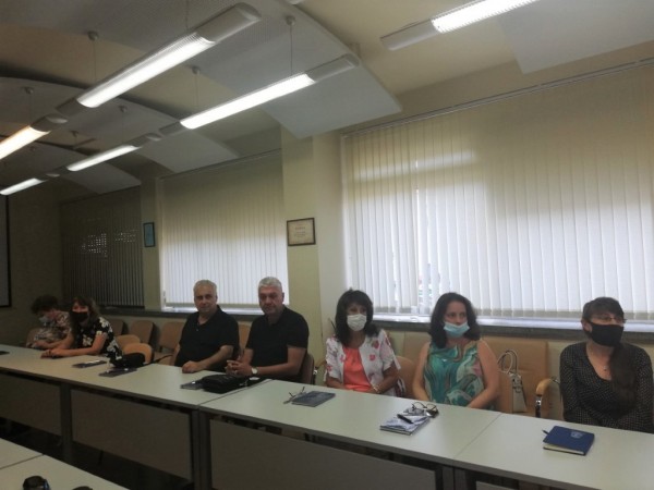 Кметът на Казанлък: Новата учебна година да е по-спокойна, присъствена и успешна!