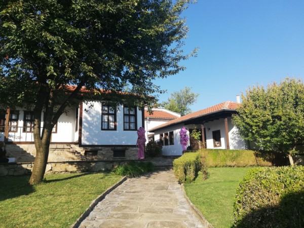 Кметът на Казанлък уважи премиерата на “Седем седмици в Париж“ 