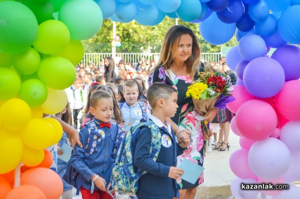 Директорът на ОУ “Георги Кирков“ към първокласниците: Вие сте символът на 15-ти септември