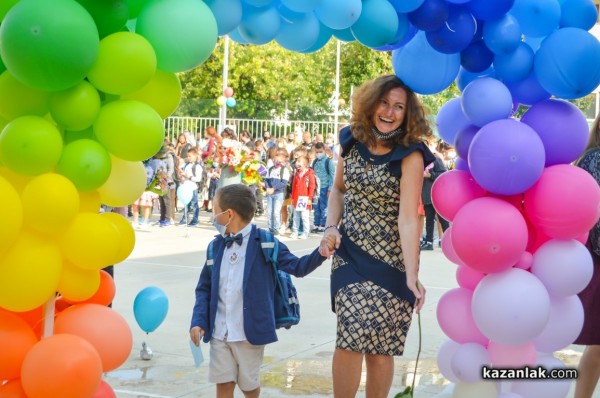 Директорът на ОУ “Георги Кирков“ към първокласниците: Вие сте символът на 15-ти септември