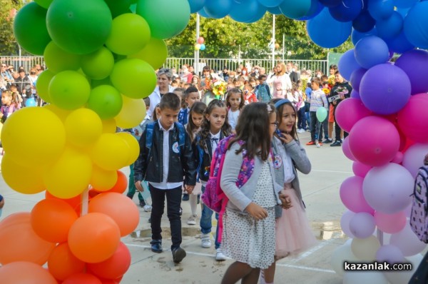 Директорът на ОУ “Георги Кирков“ към първокласниците: Вие сте символът на 15-ти септември