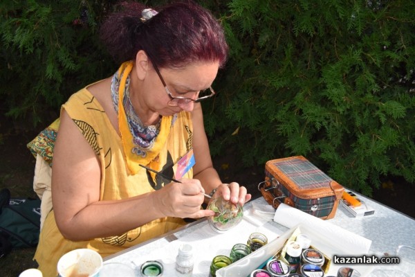 Градината на ЛХМ “Чудомир“ се превърна в сцена на изкуството