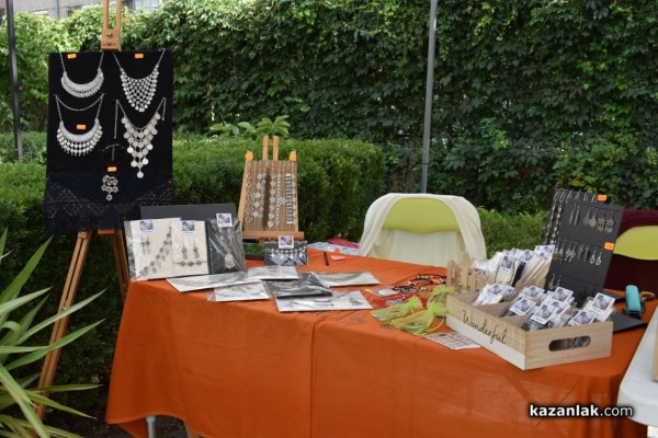 Градината на ЛХМ “Чудомир“ се превърна в сцена на изкуството