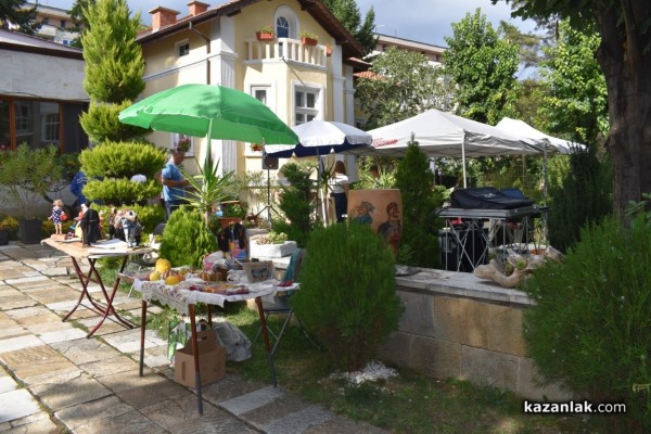 Градината на ЛХМ “Чудомир“ се превърна в сцена на изкуството