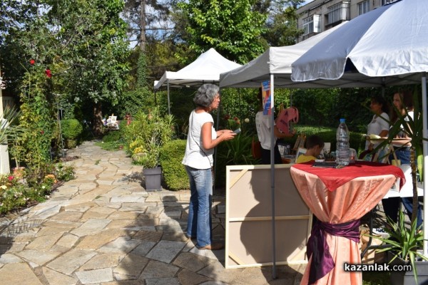 Градината на ЛХМ “Чудомир“ се превърна в сцена на изкуството