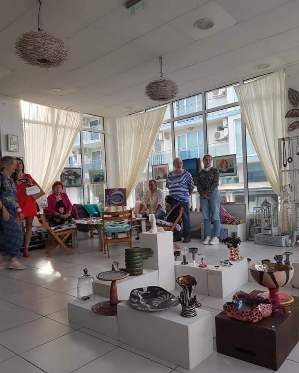 Румен Денев се отличи сред 150 писатели