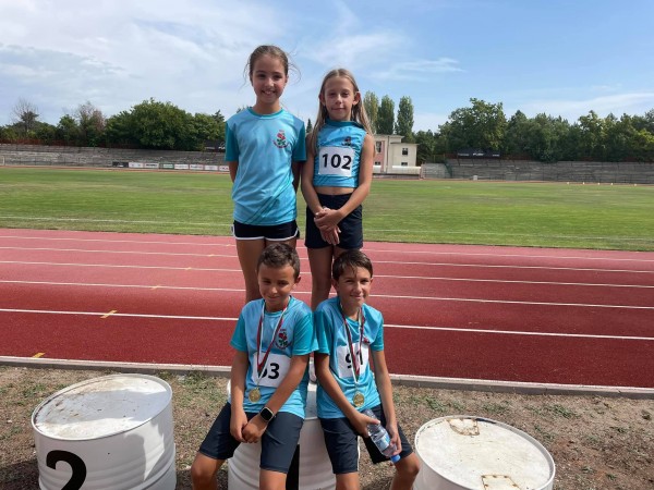 16 медала грабнаха лекоатлетите ни от турнир в Хасково