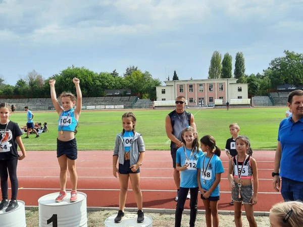 16 медала грабнаха лекоатлетите ни от турнир в Хасково