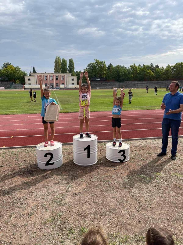 16 медала грабнаха лекоатлетите ни от турнир в Хасково