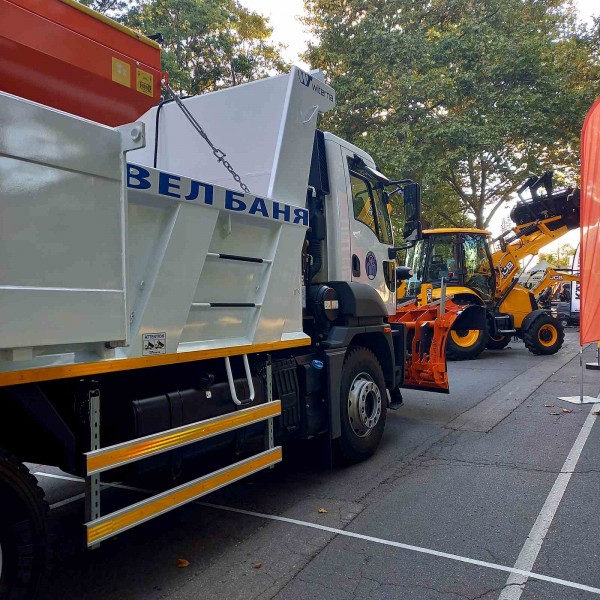 Павел баня показва техника в “Общинско ЕКСПО 2021“ в Албена