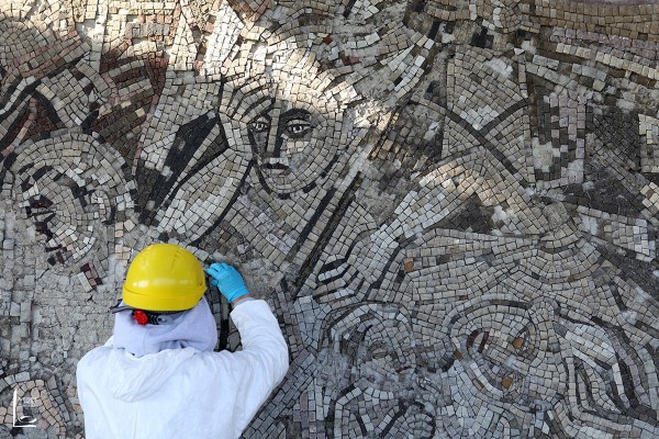Чрез дарения ще бъдат опазени и външните мозайки на Бузлуджа