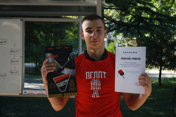 Николай Атанасов е шампионът в турнира по тенис на маса в ПГЛПТ 