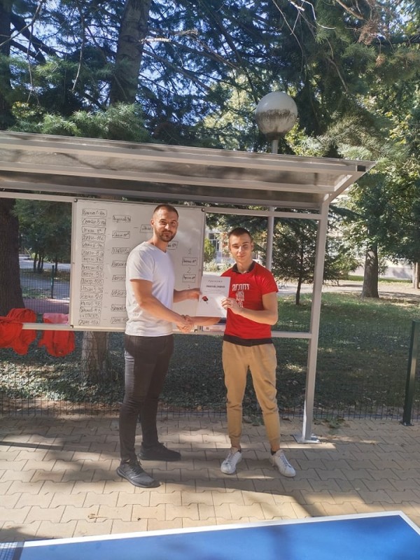 Николай Атанасов е шампионът в турнира по тенис на маса в ПГЛПТ 