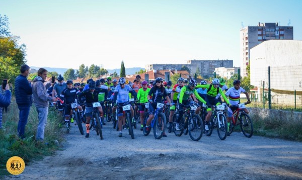 За поредна година Thracian Run and Bike събра над 200 бегачи и колоездачи