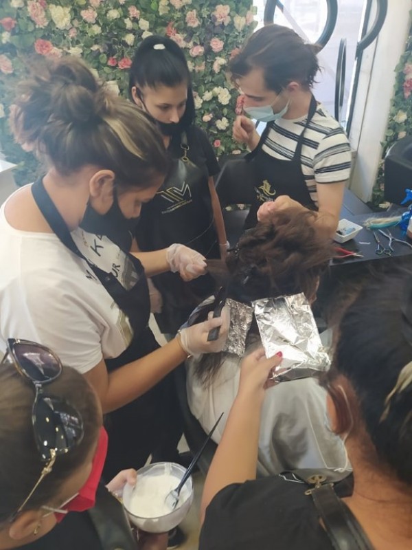 Португалия през погледа на  стажант фризьорите от Профилирана гимназия „Акад. Петко Стайнов“