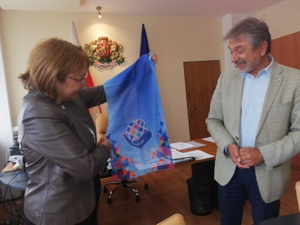 Ротари и Кметът на Казанлък: Заедно да свършим качествени и устойчиви инициативи