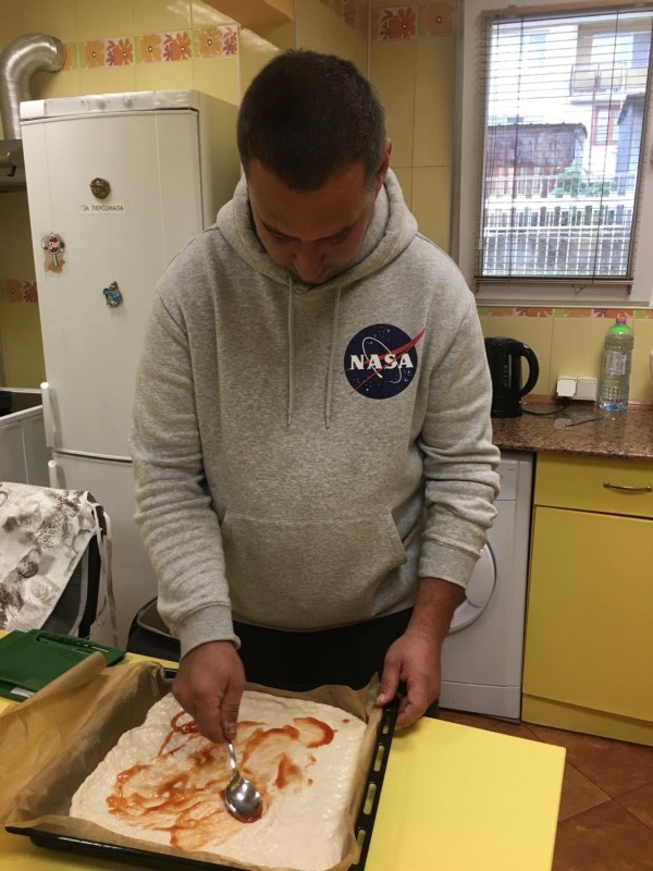 Кулинарите в дневния център приготвиха вкусна пица