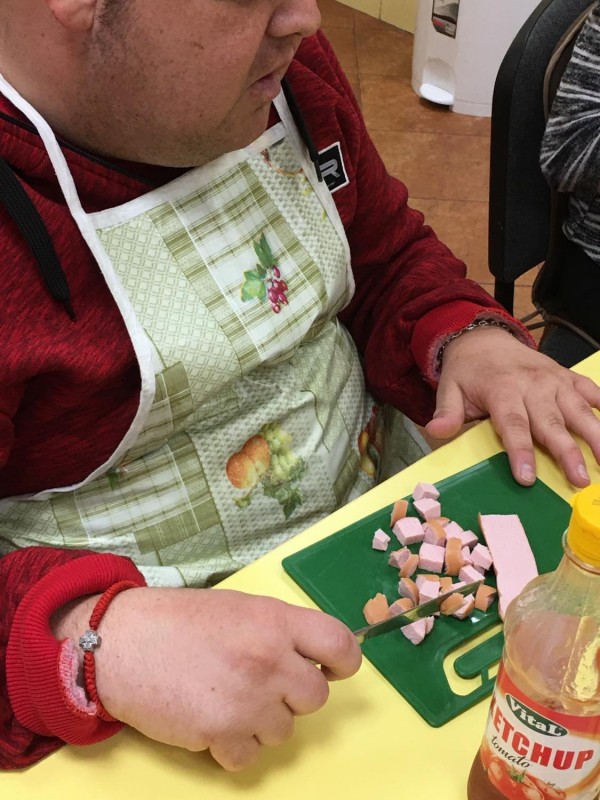 Кулинарите в дневния център приготвиха вкусна пица