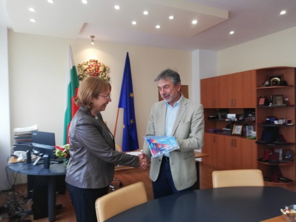 Ротари и Кметът на Казанлък: Заедно да свършим качествени и устойчиви инициативи