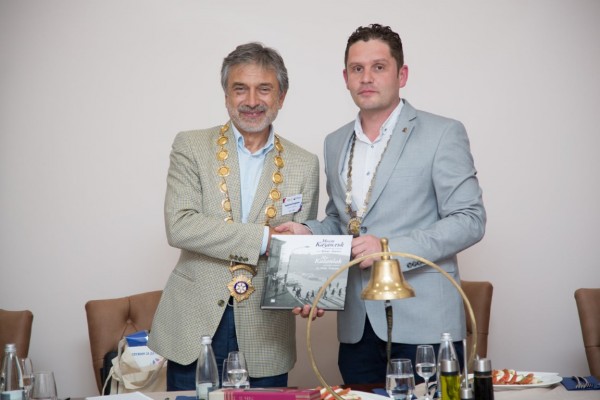 Ротарианци споделиха опит с младежи