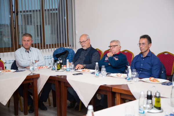 Ротарианци споделиха опит с младежи