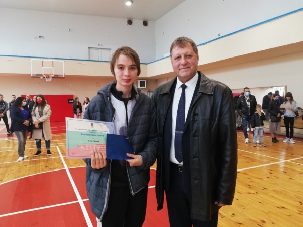 Кметът на Казанлък отличи 27 казанлъшки спортисти