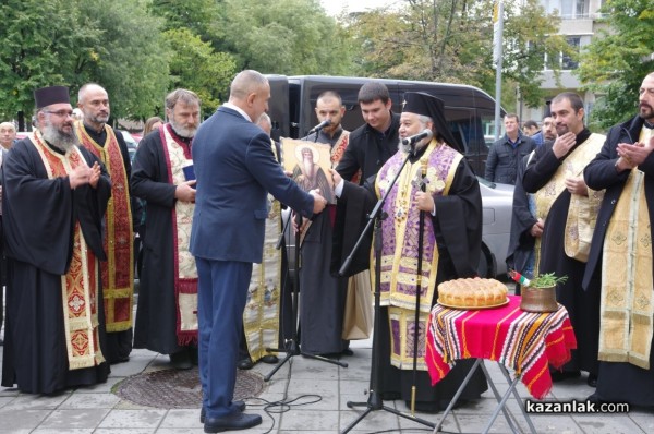 Изцяло обновената сграда на Поликлиниката в Казанлък бе официално открита в Деня на българската община