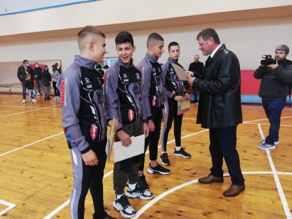 Кметът на Казанлък отличи 27 казанлъшки спортисти
